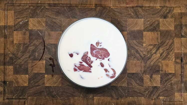 Замочена в молоці печінка