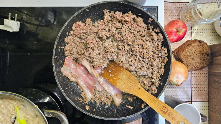 Крок 5. Фарш з беконом