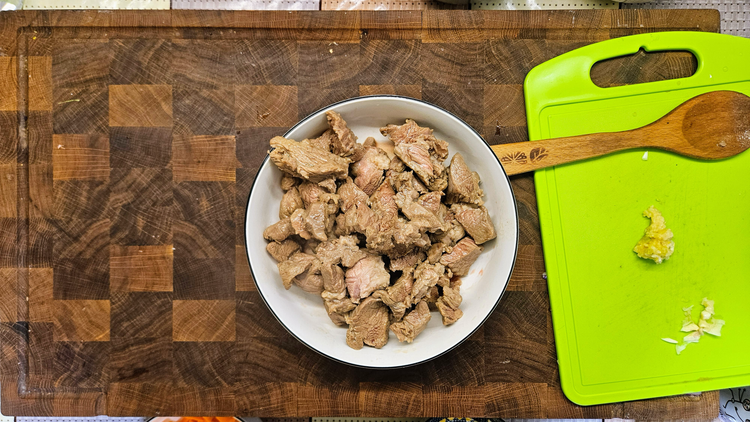 Трохи підсмажене мʼясо