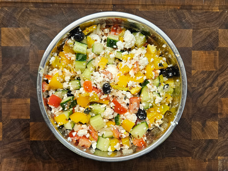 Майже грецький салат.