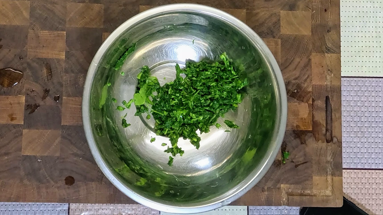 Крок 5. Порізана зелень