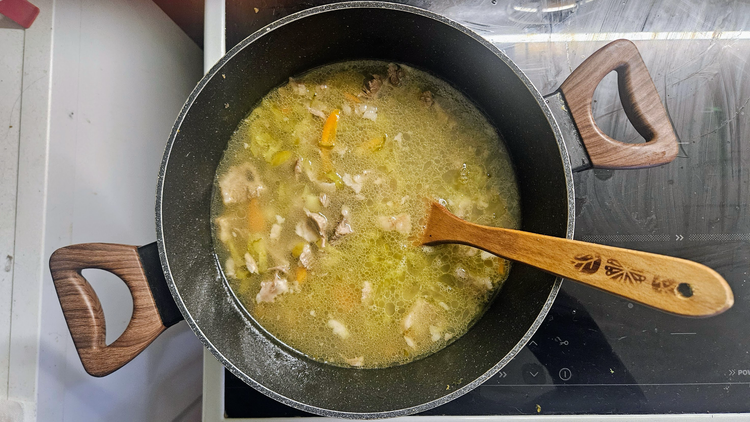 Крок 10. Овочі додані до картоплі