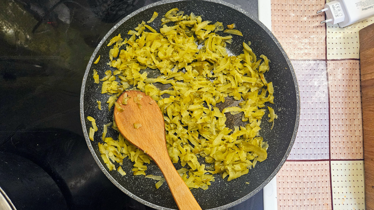 Крок 3. Підсмажені огірки.